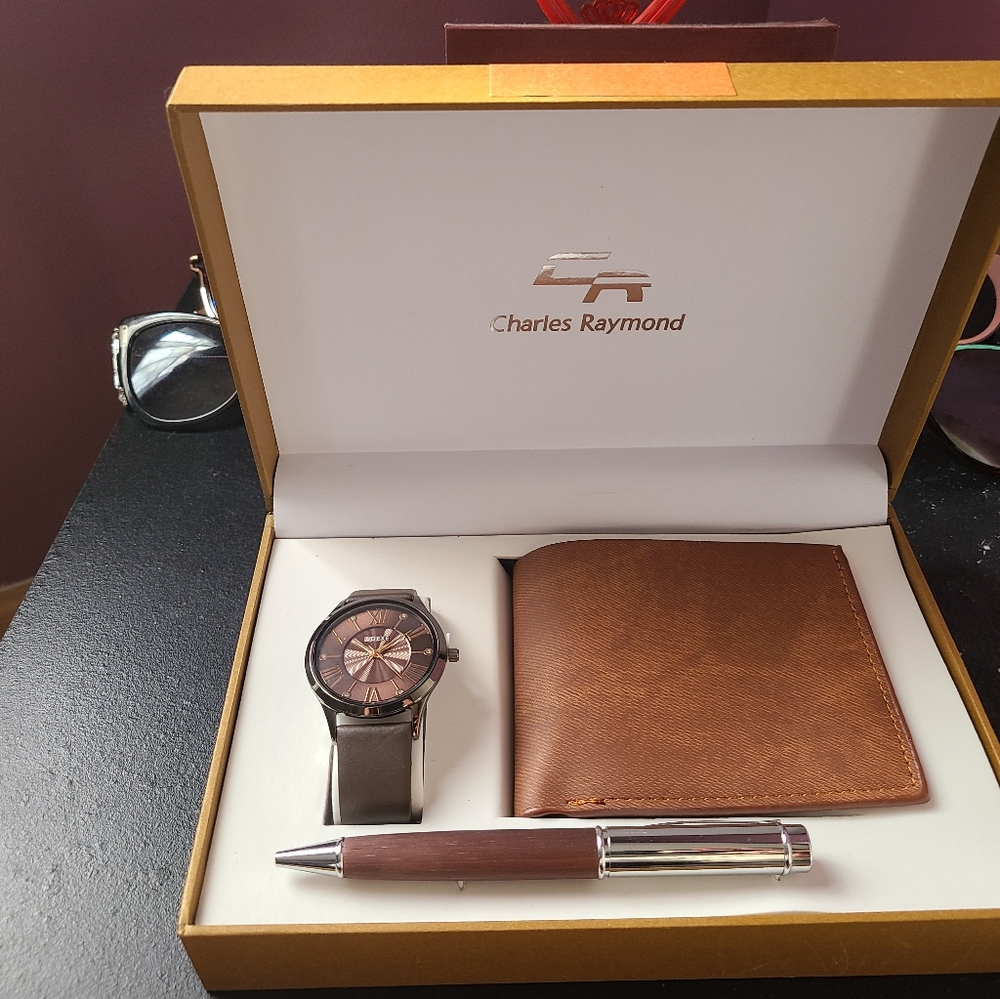 Men's watch set with wallet and pen
